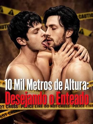 Capa de 10 Mil Metros de Altura Desejando o Enteado